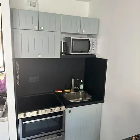 Superbe Climatise Sur Le Port De